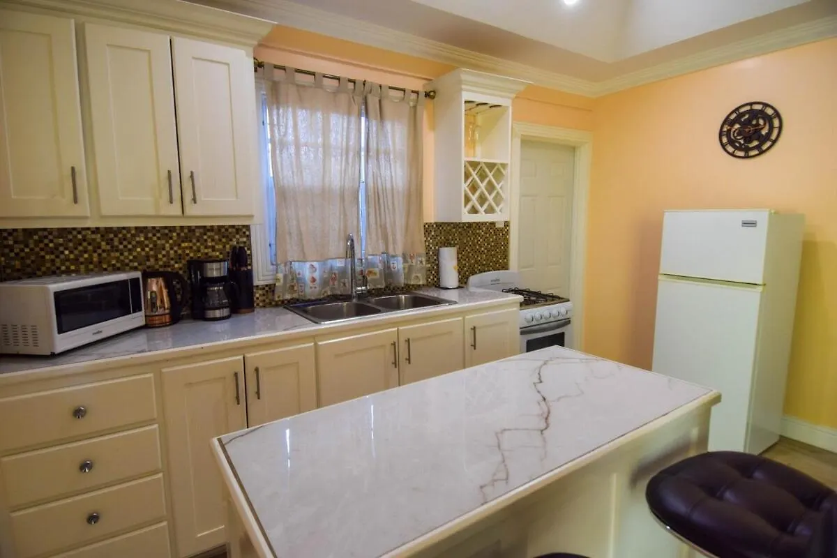 Piton View Apartment With Jeep Rental - Great Combo Deal- Explore St Lucia Soufrière Sainte-Lucie