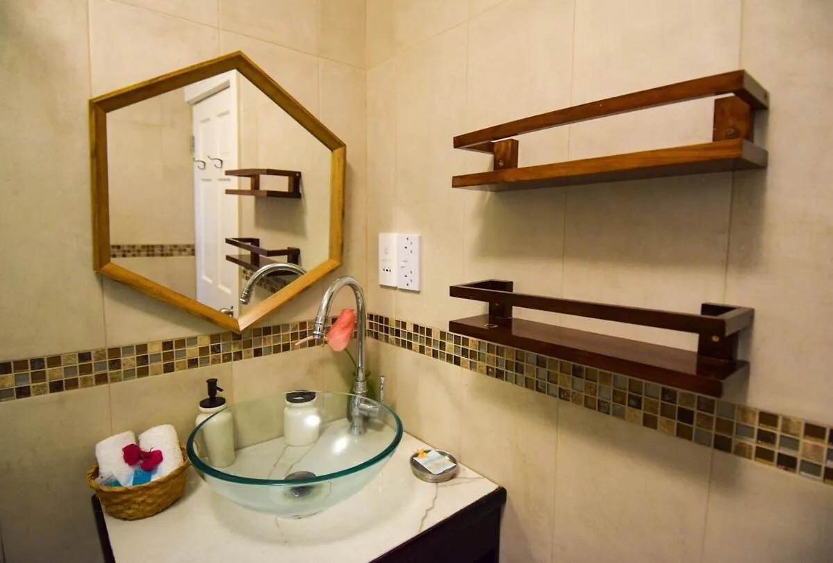 Piton View Apartment With Jeep Rental - Great Combo Deal- Explore St Lucia Soufrière 0*,  Sainte-Lucie